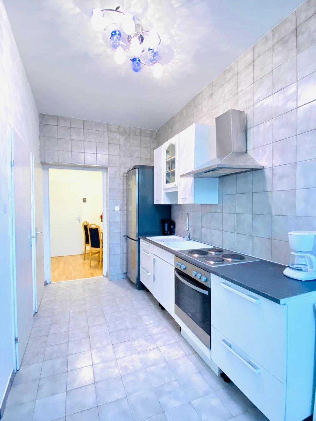 Bright 5Br Shared Apartment W Great Transport Link فيينا المظهر الخارجي الصورة