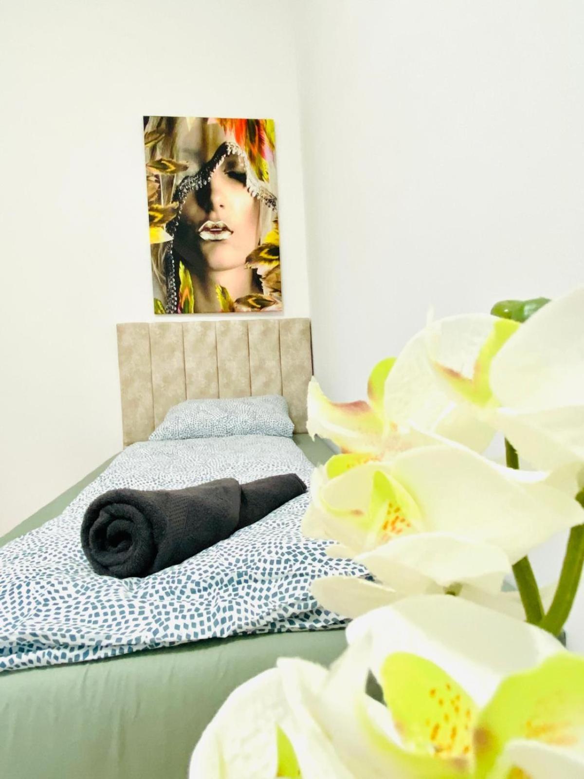 Bright 5Br Shared Apartment W Great Transport Link فيينا المظهر الخارجي الصورة
