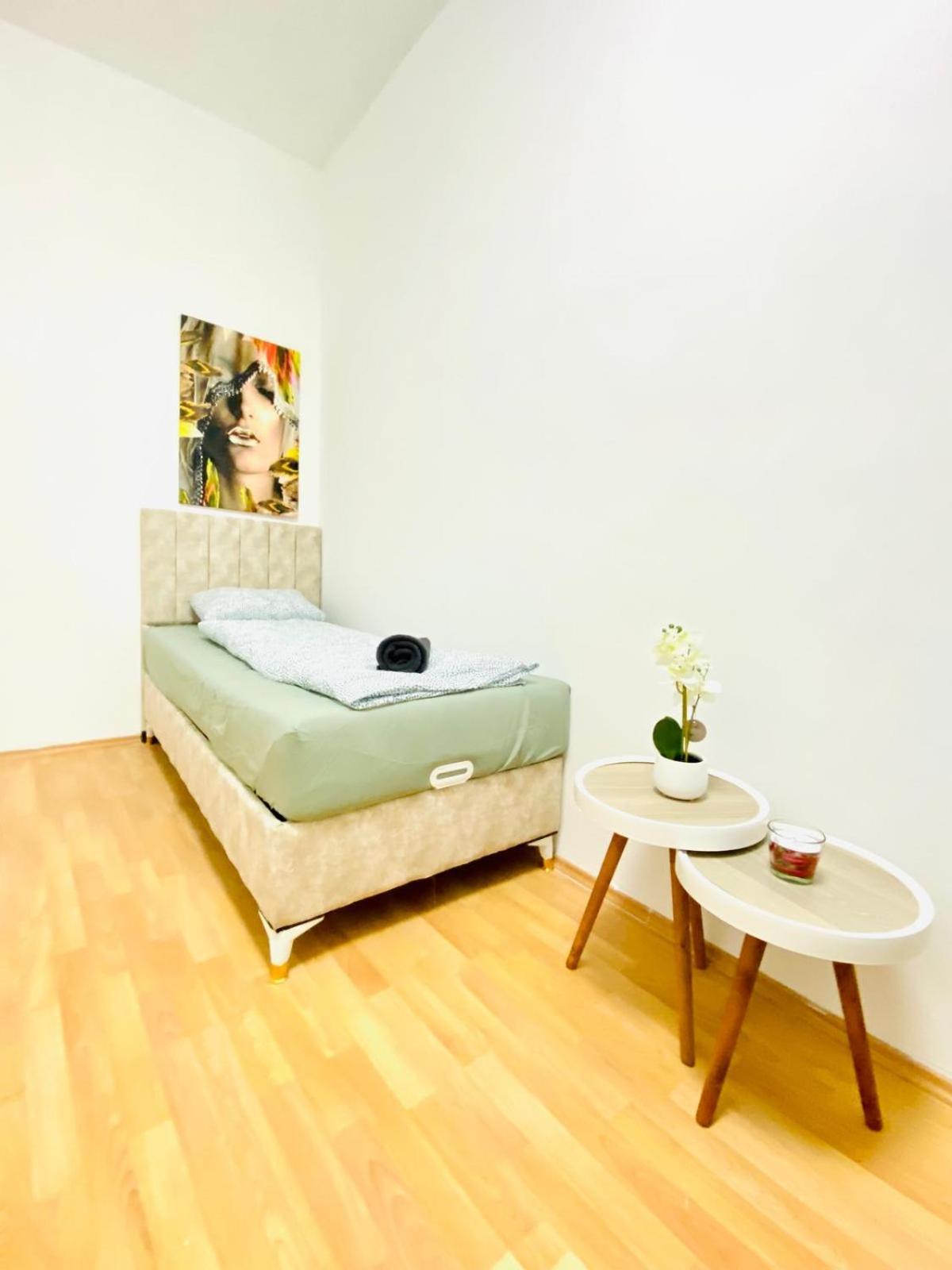 Bright 5Br Shared Apartment W Great Transport Link فيينا المظهر الخارجي الصورة