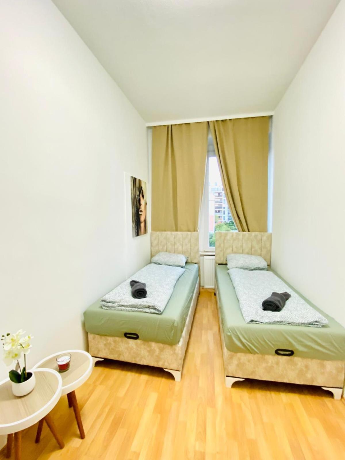 Bright 5Br Shared Apartment W Great Transport Link فيينا المظهر الخارجي الصورة