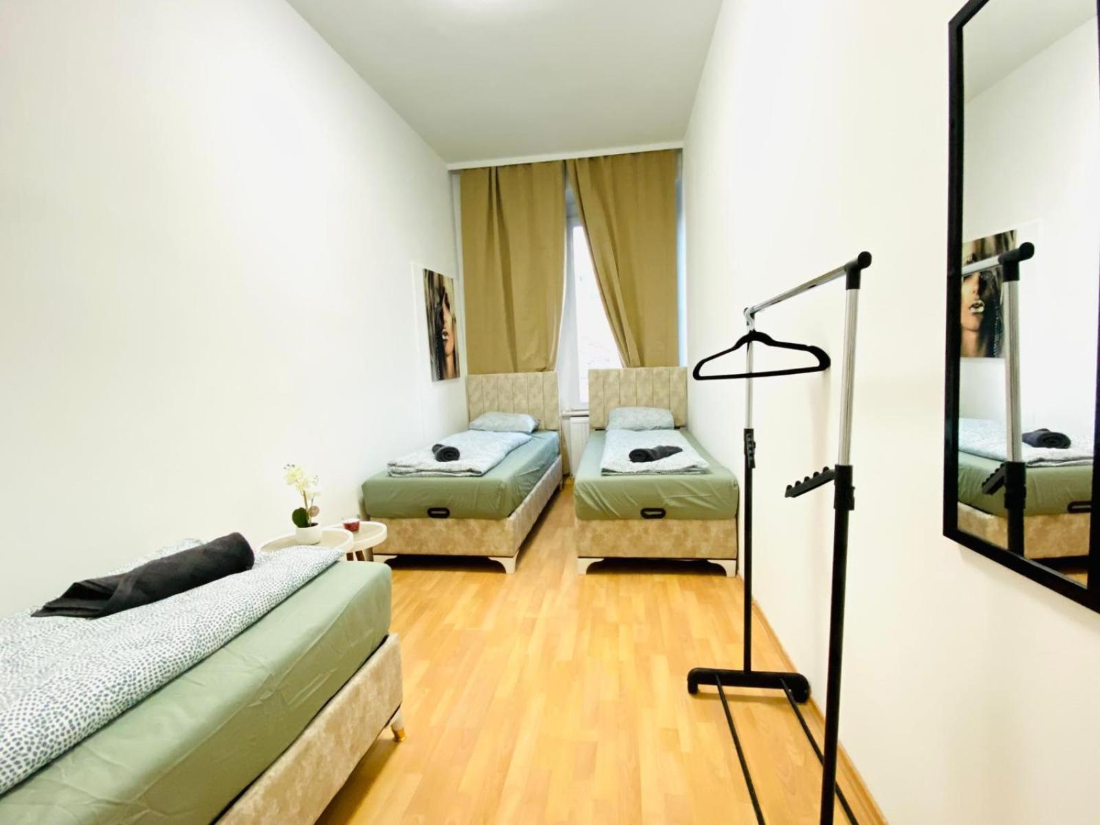 Bright 5Br Shared Apartment W Great Transport Link فيينا المظهر الخارجي الصورة