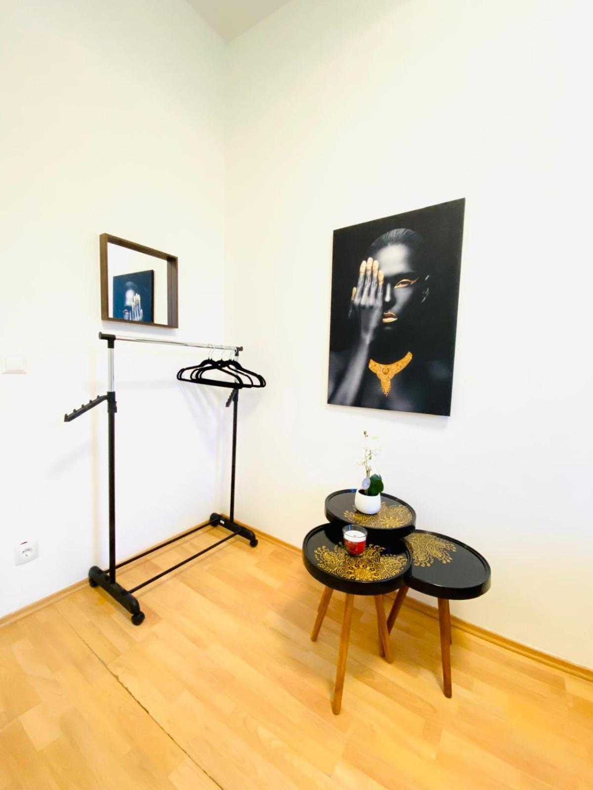 Bright 5Br Shared Apartment W Great Transport Link فيينا المظهر الخارجي الصورة
