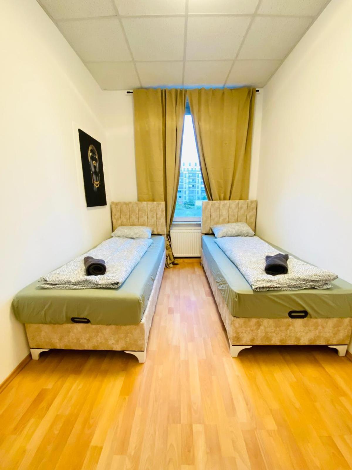 Bright 5Br Shared Apartment W Great Transport Link فيينا المظهر الخارجي الصورة