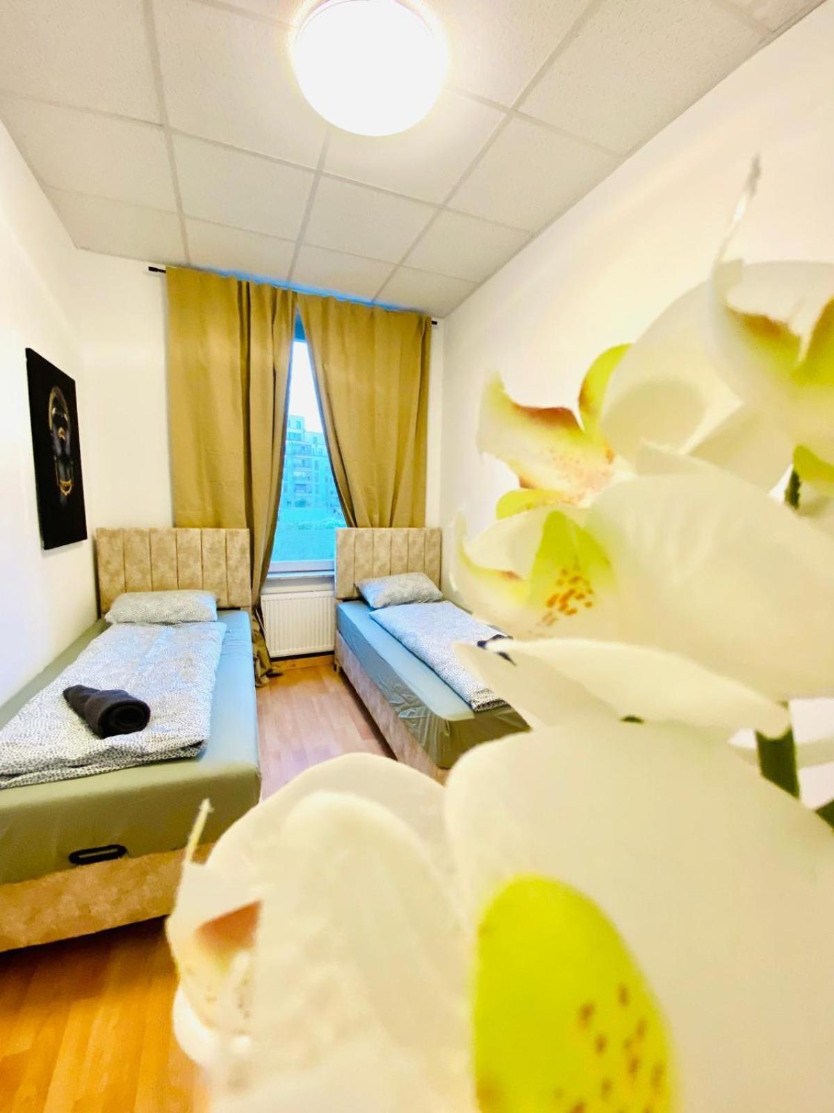 Bright 5Br Shared Apartment W Great Transport Link فيينا المظهر الخارجي الصورة
