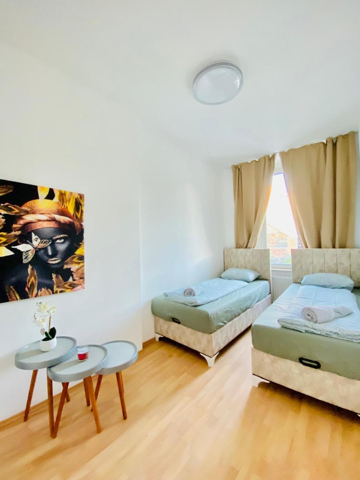 Bright 5Br Shared Apartment W Great Transport Link فيينا المظهر الخارجي الصورة