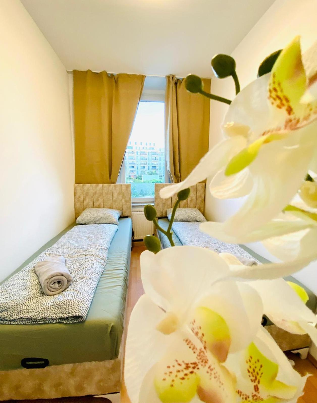 Bright 5Br Shared Apartment W Great Transport Link فيينا المظهر الخارجي الصورة